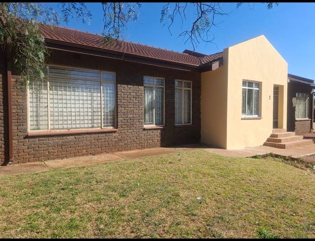 4 BEDROOM HOUSE FOR SALE IN GLEN HARVIE